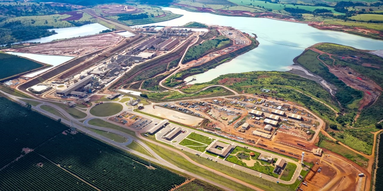 EuroChem avalia a suspensão da produção de fertilizantes no Complexo Mineroindustrial de Serra do Salitre 