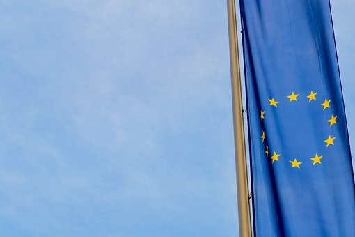 União Europeia suspende tarifas de importação de fertilizantes nitrogenados para reduzir custo de agricultores